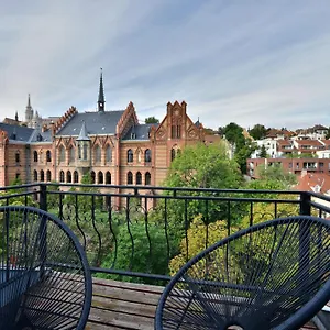 https://batthyani-square-buda-panorama-parliament.inbudapesthotels.com