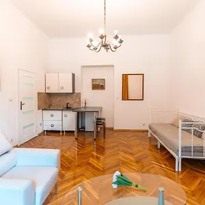 https://straszewskiego-bliss.krakowhotelspoland.com